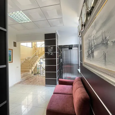 Benilva Hotel Shkallnur